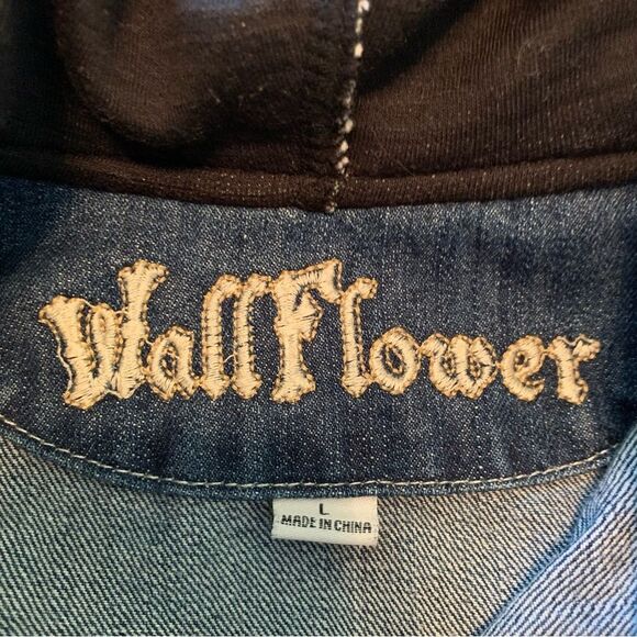 WALLFLOWER JEAN JACKET WOMEN LARGE BLUE DENIM CROP STRIPED KNIT ARM HOOD. - Picture 8 of 15